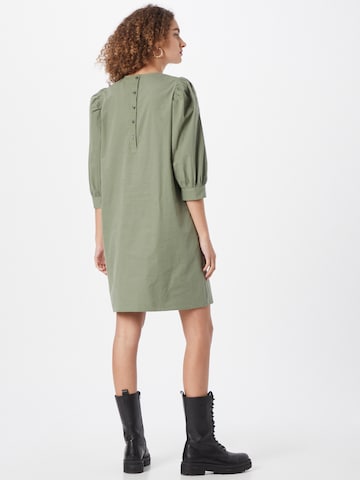 b.young - Vestido en verde