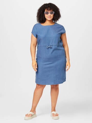 Robe 'Pema' ONLY Carmakoma en bleu