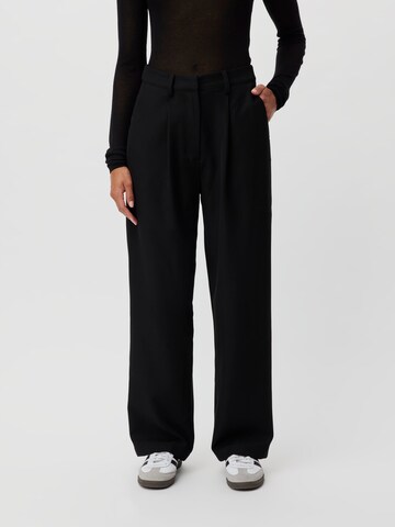 LeGer by Lena Gercke - Loosefit Calças com pregas 'Inge' em preto: frente