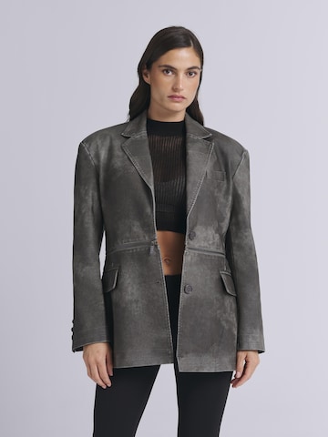 AEMMI Blazer in Grey: front