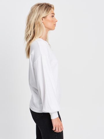 The Fated Sweatshirt 'MALVINA' in White