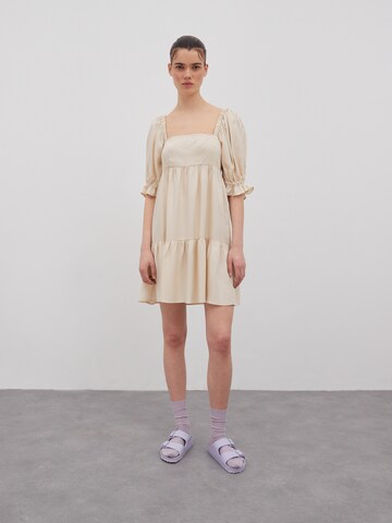 EDITED - Vestido 'Dafne' en beige