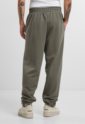 Karl Kani Tapered Nadrág - szürke