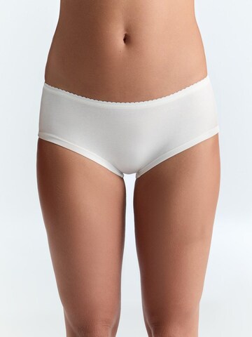 Albero Natur Boyshorts in White: front