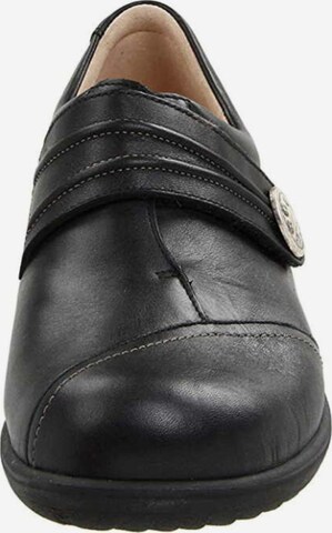 Finn Comfort Lace-Up Shoes in Black