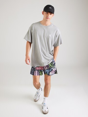 ADIDAS ORIGINALS - Camiseta 'Trefoil Essentials' en gris