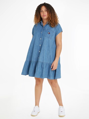 Tommy Jeans Curve Blusenkleid in Blau: Vorderseite