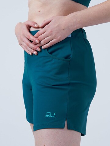 SPORTKIND Loosefit Sportbroek 'Bermuda Shorts' in Groen