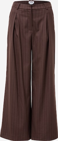 Wide Leg Pantalon à pince 'Indy' WEEKDAY en marron : devant