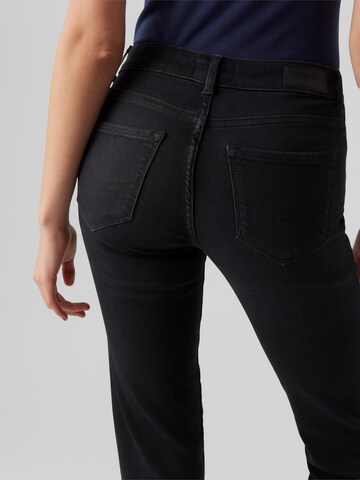 Coupe slim Jean 'DAF' VERO MODA en noir