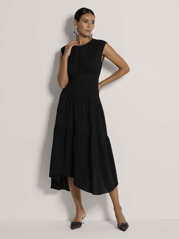 MADELEINE Kleid in Schwarz