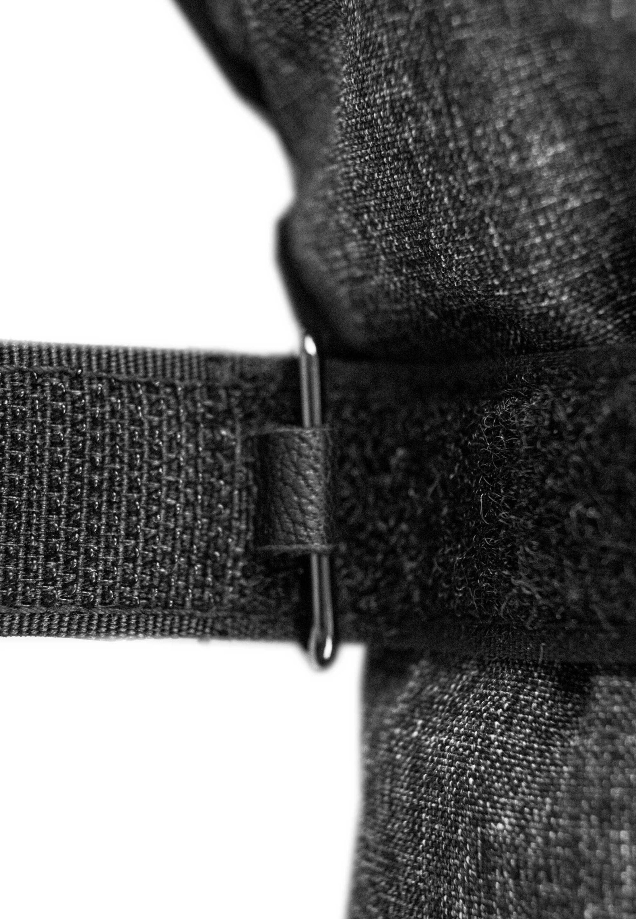 REUSCH Sporthandschuhe 'Alessia' in Schwarz