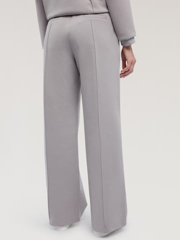 Trussardi - Pierna ancha Pantalón en gris