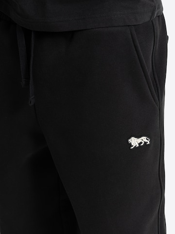 Regular Pantaloni 'Elmstead' de la LONSDALE pe negru