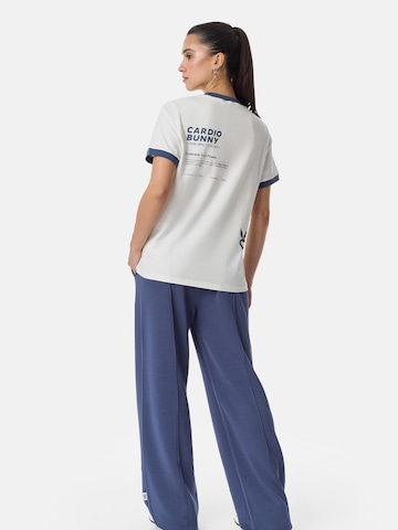 Cardio Bunny T-shirt 'CONTRAST TRIM' i vit