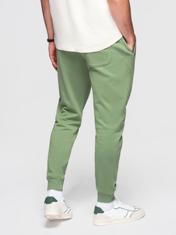 Effilé Pantalon de sport Ombre en vert