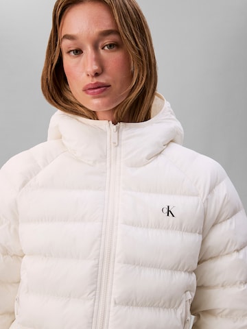 Veste d’hiver Calvin Klein Jeans en blanc