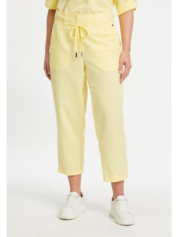 Betty & Co Loose fit Pants in Yellow: front