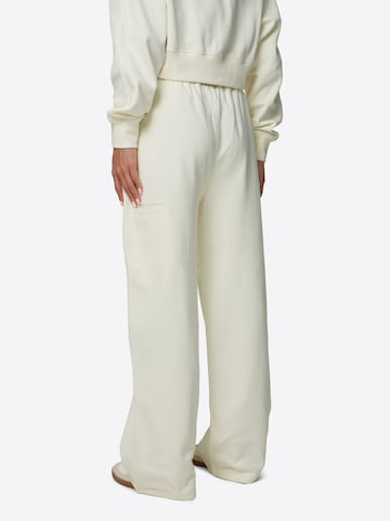 regular Pantaloni di Good For Nothing in beige