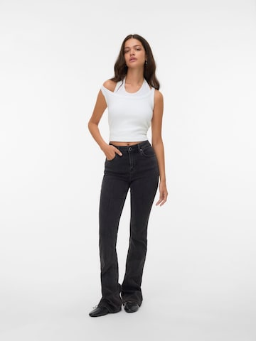 VERO MODA Flared Jeans‌‌‌‌‌‌‌ in Schwarz