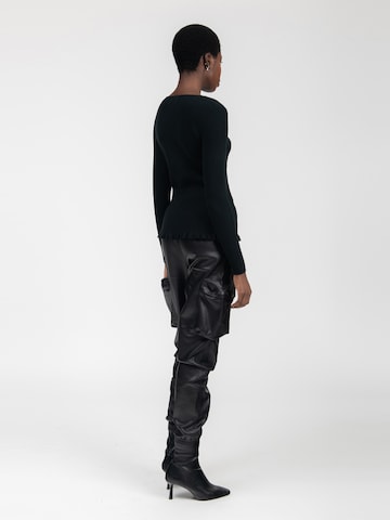 Influencer Sweter w kolorze czarny