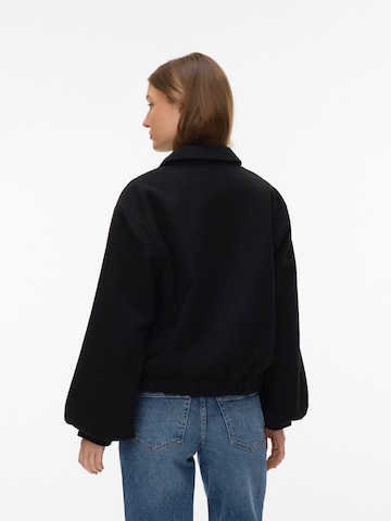 VERO MODA Átmeneti dzseki 'VMMaddie' - fekete