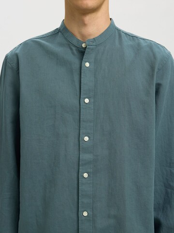 Coupe regular Chemise 'SLHClay' SELECTED en vert