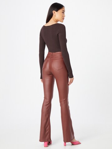 Flared Jeans 'Luna' di Edikted in marrone