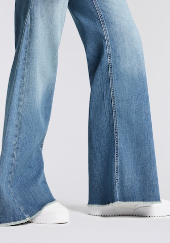 Herrlicher Flared Jeans in Blau