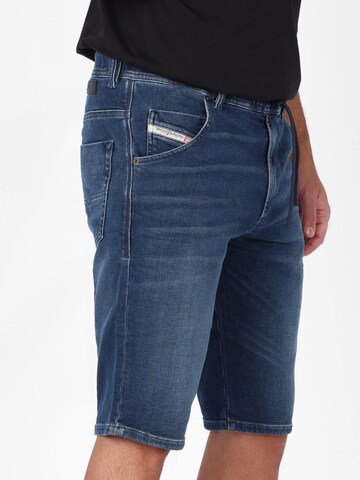 DIESEL Slimfit Jeans 'D-Krooshort R69ZW Light & Superstretch JoggJeans' in Blauw