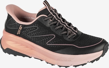 Baskets basses SKECHERS en noir : devant
