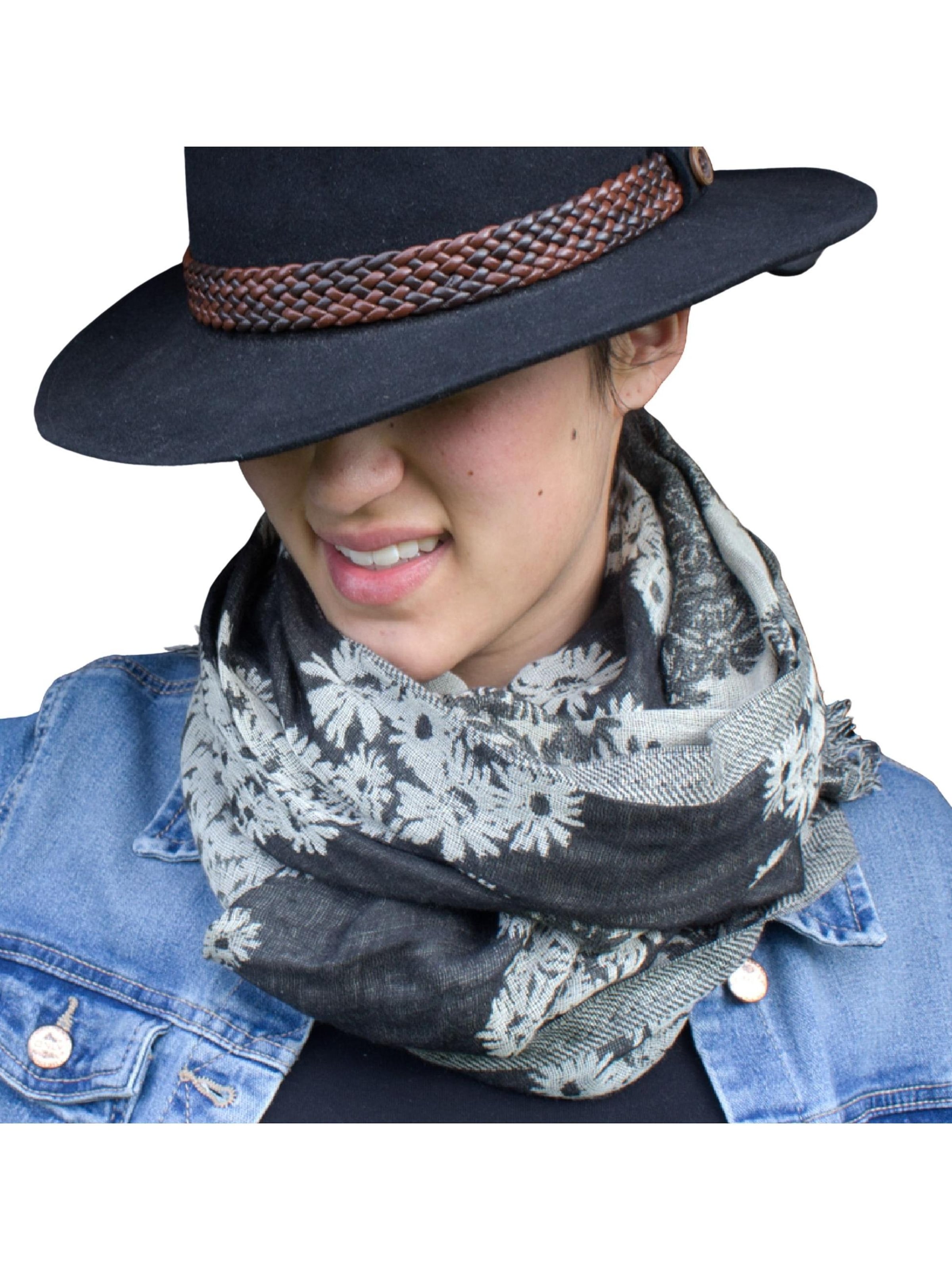 Sunsa Wrap 'Sunsa' in Black