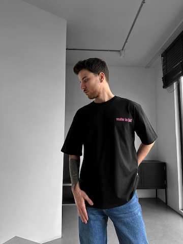 Kleidermafia T-shirt i svart: framsida
