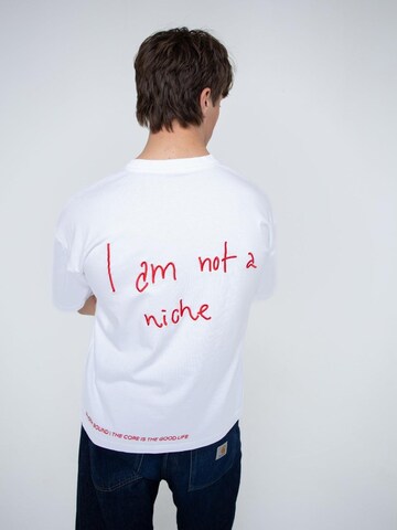 BAYSIDE BOUND Oversized shirt 'THE I AM NOT A NICHE UNISEX OVERSIZE TEE' in White