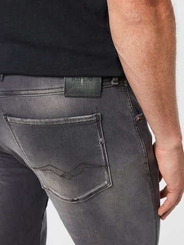 REPLAY Slimfit Jeans 'ANBASS' in Grau