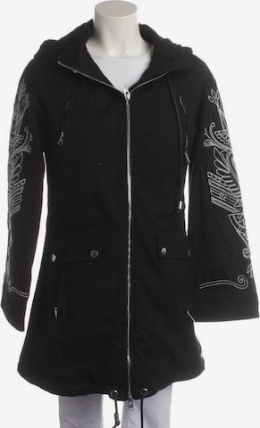 tigha Jacket & Coat in S in Black: front