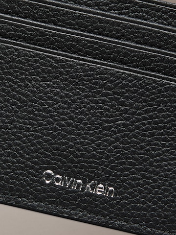 Calvin Klein - Estuche en negro