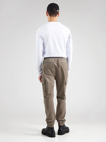 Calvin Klein Jeans Конический (Tapered) Брюки-карго в Серый
