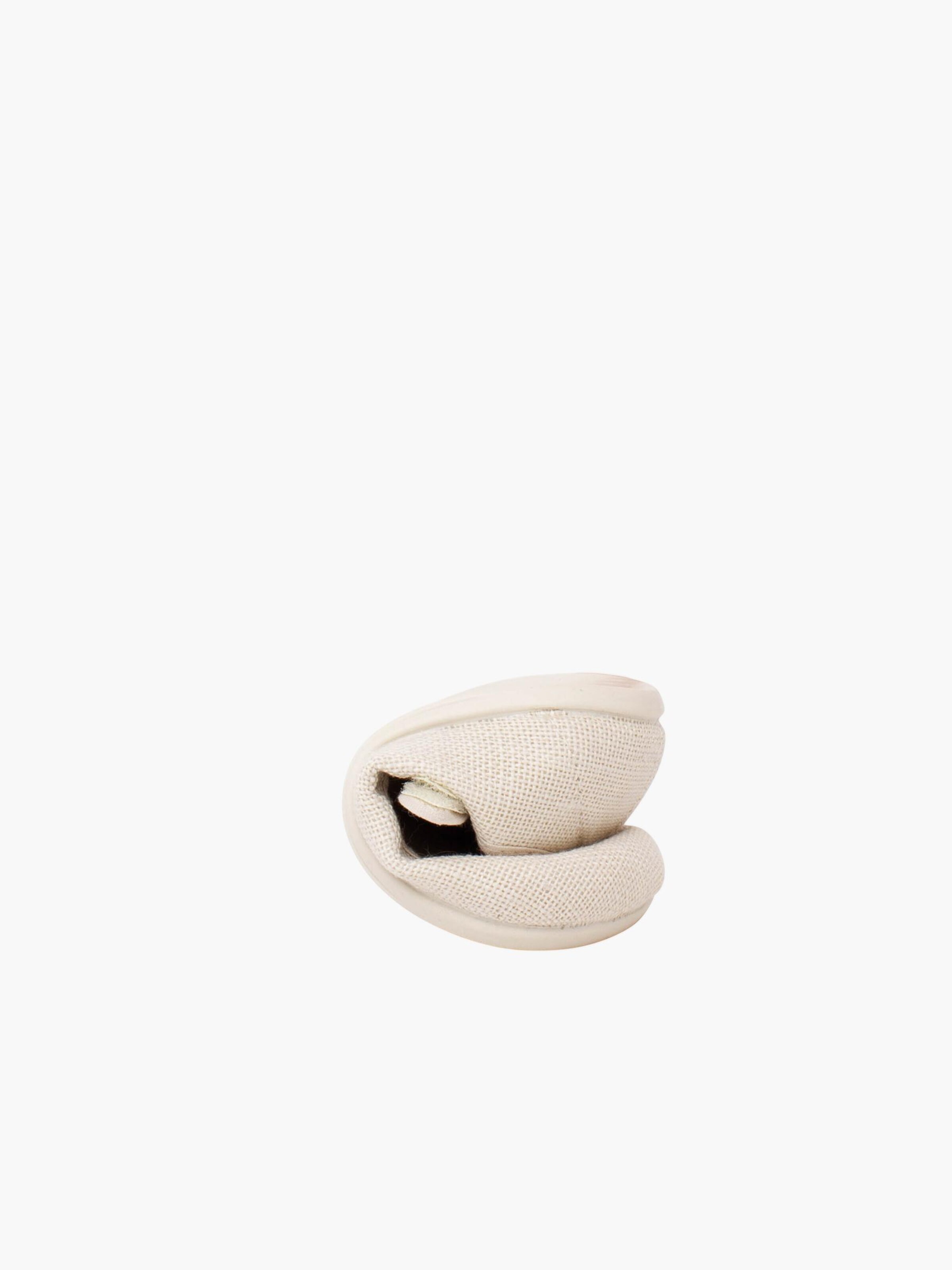 Pisamonas - Bailarina en beige
