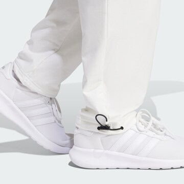 Regular Pantalon de sport 'City Escape' ADIDAS SPORTSWEAR en blanc