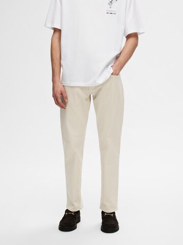 SELECTED HOMME Regular Jeans 'SLHScott' in Beige: front