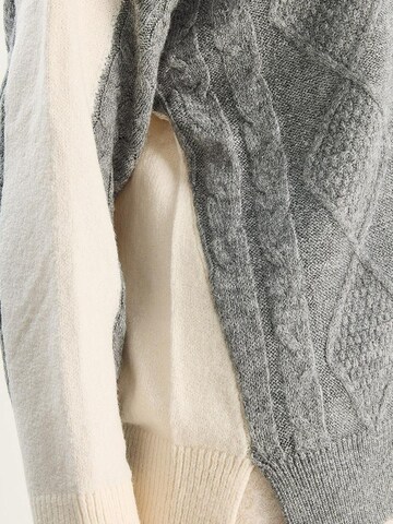 Pullover di Bianco Lucci in beige