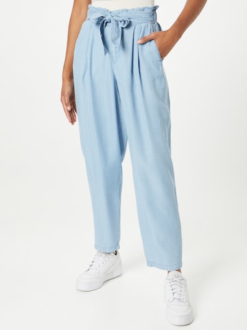 VERO MODA Loose fit Pleat-front trousers 'LILIANAEVANY' in Blue: front