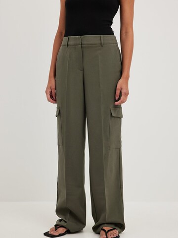 NA-KD Wide leg Cargo Pants in Green: front