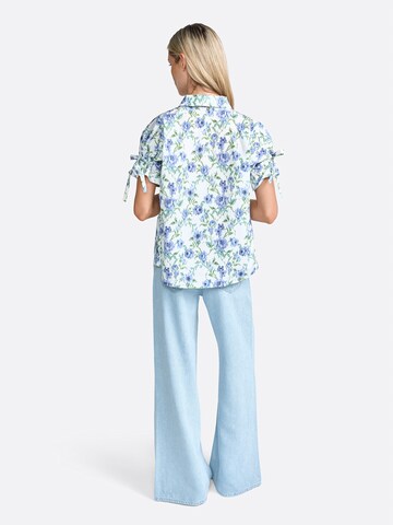 Rich & Royal Blus i blå