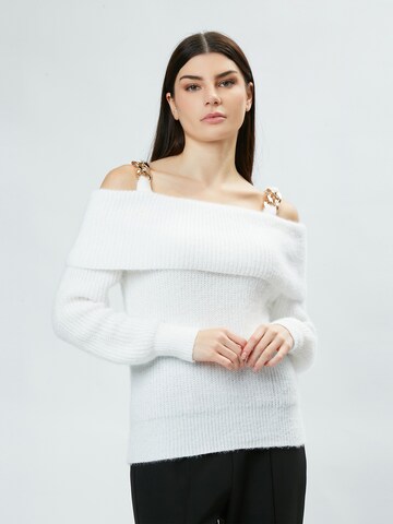 Pullover di Influencer in bianco: frontale