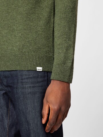 !Solid Sweater in Green