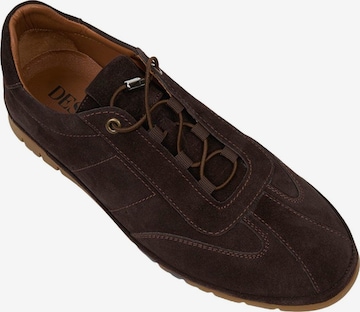 Desa - Zapatillas 'Schnürschuhe' en marrón: frente