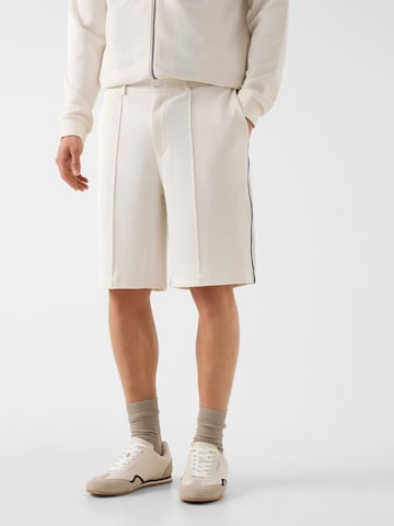 GUESS Regular Pants in Beige: front