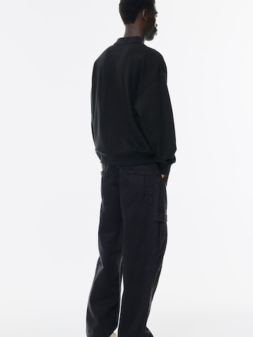 Pull&Bear Baggy Cargo trousers in Black